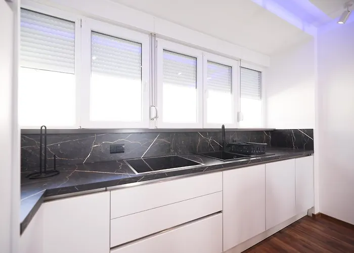 Larga * Ζαντάρ